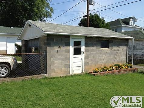 2nd image of 1014 Morton Ave