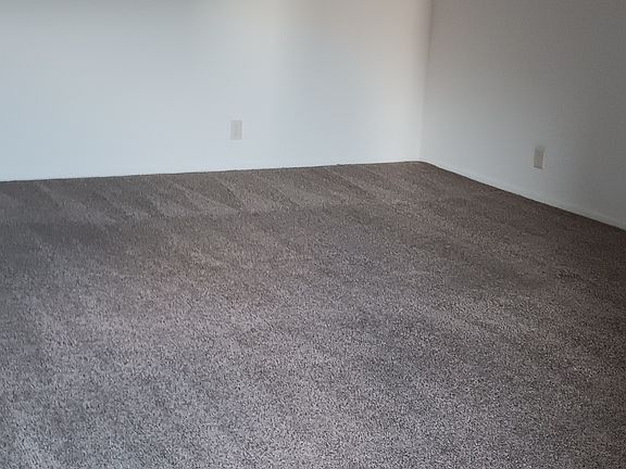 2nd image of 5837 Comstock Ave #0