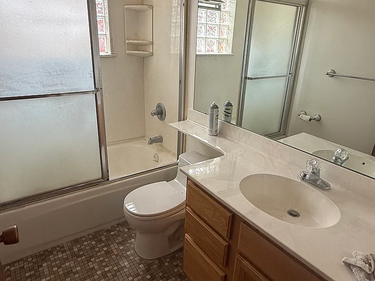 5645 Centralia St — Photo 9