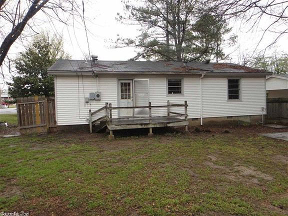 4th image of 213 Chrisp Ave