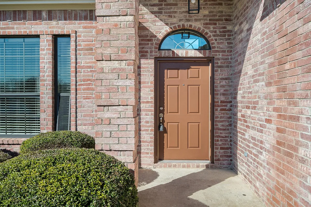 Building Photo - 826 Hazels Way