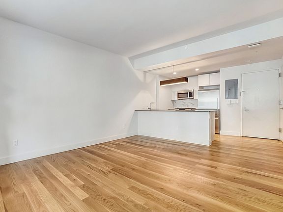 3rd image of 595 Baltic St #B5