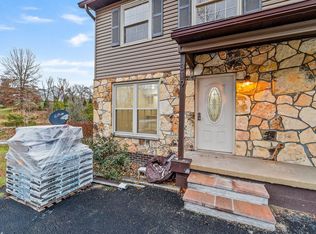 319 Berry Ln, Barboursville, WV 25504