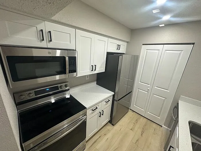 3748 Idlebrook Cir #110 — Photo 6