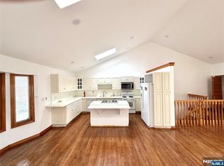 12 Sheridan St, Lodi, NJ 07644