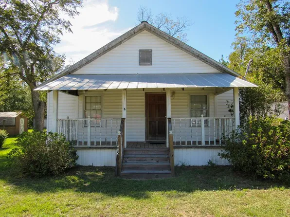 505 Harris St, Enigma, GA 31749