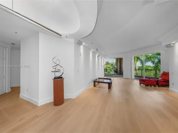 626 Coral Way APT 402, Coral Gables, FL 33134