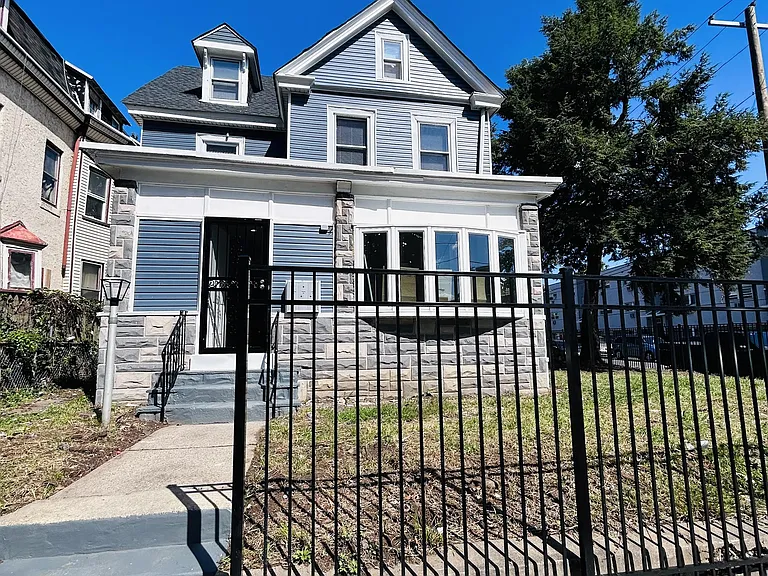 1221 Lindley Ave #3 — Photo 11