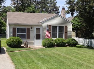 220 Morton Rd, Vermilion, OH 44089