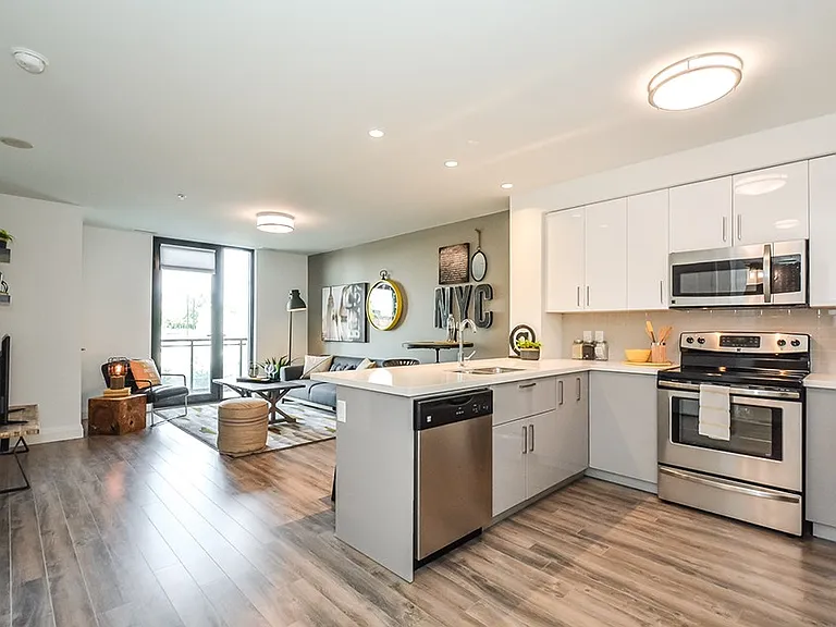 460 A Belmont Ave W #At 460b — Photo 21