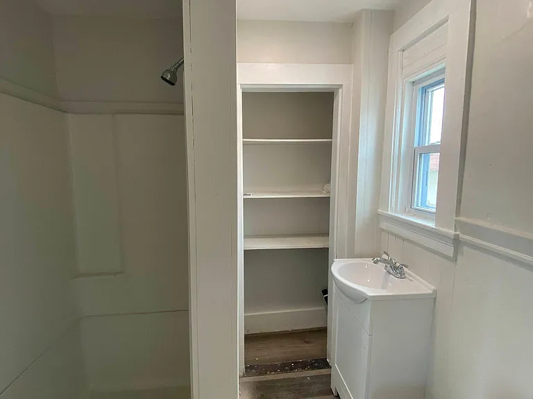 196 Main St #2 — Photo 20