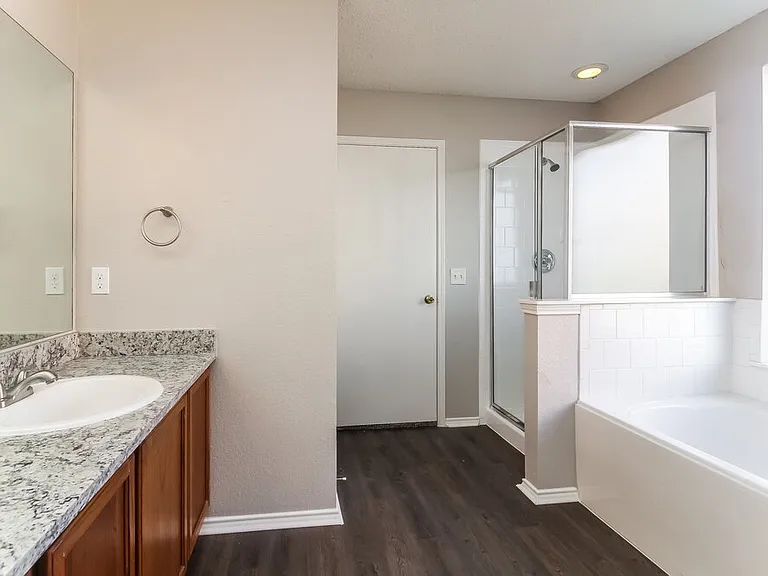 822 Cascade Dr — Photo 6