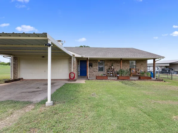 9395 Green Springs Cir, Sanger, TX 76266