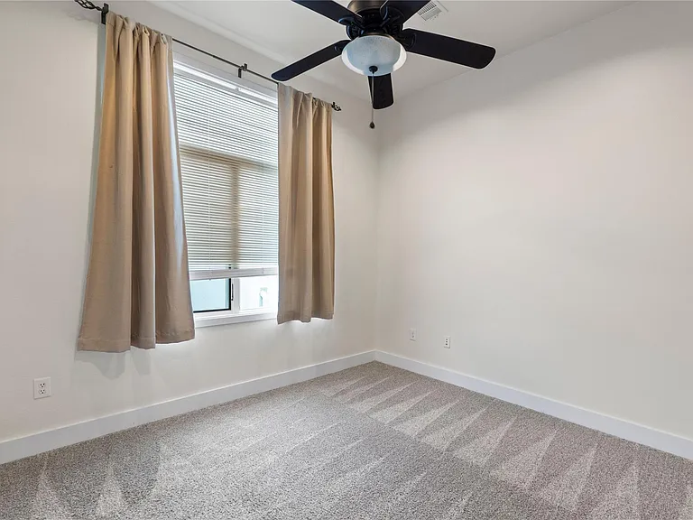 1702 S Lamar Blvd #9 — Photo 14