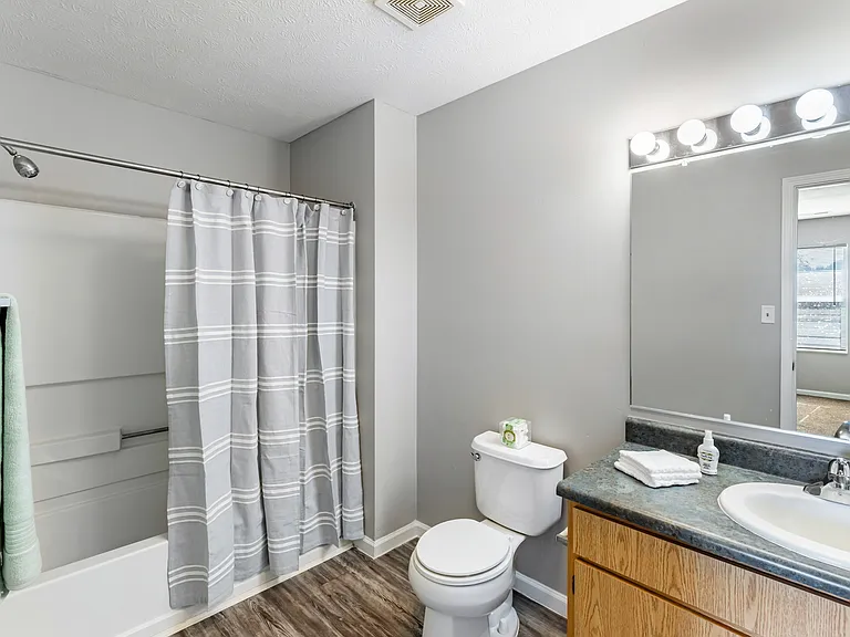 Full sized shower/bathtub combo
