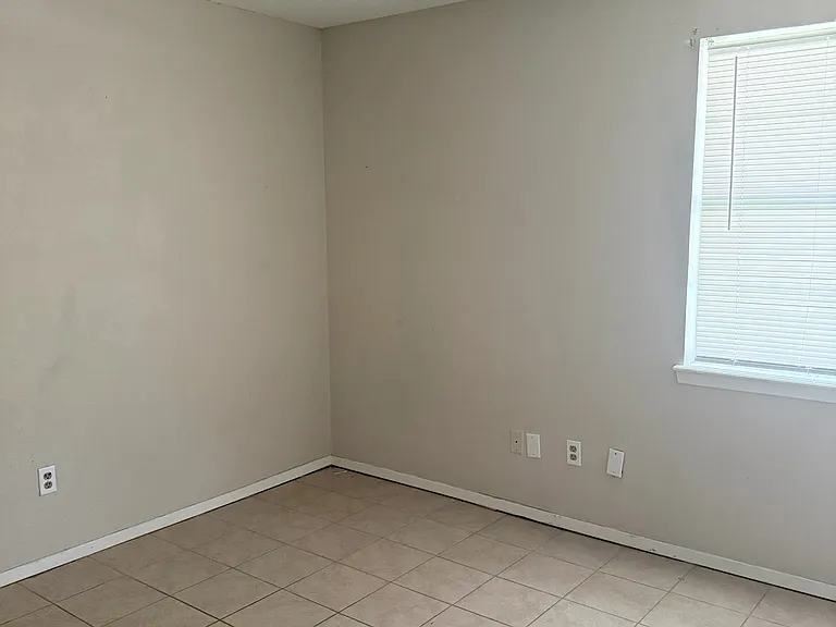 414 Woodridge Dr #1 — Photo 3