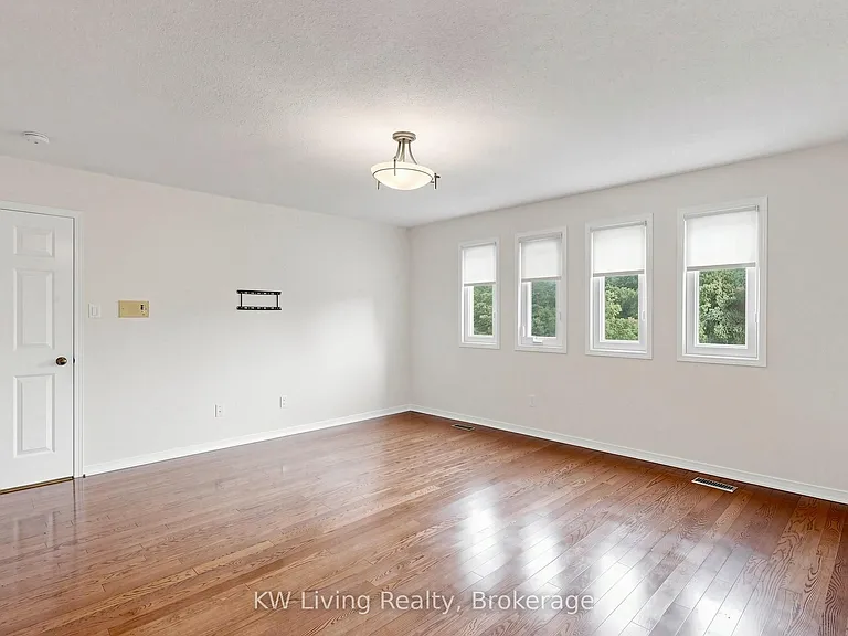 33 Southgate Cres — Photo 23