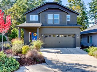 660 Fox Pine Ln, Anytown, OR 97405