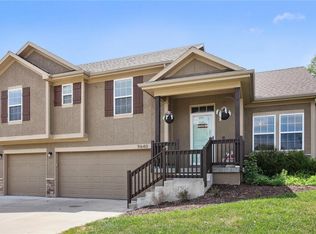 9640 N Adrian Ave, Kansas City, MO 64154