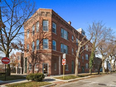 3004 N Honore St REAR 2R, Chicago, IL, 60657