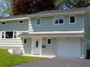 60 Caroline Dr, Gates, NY 14624