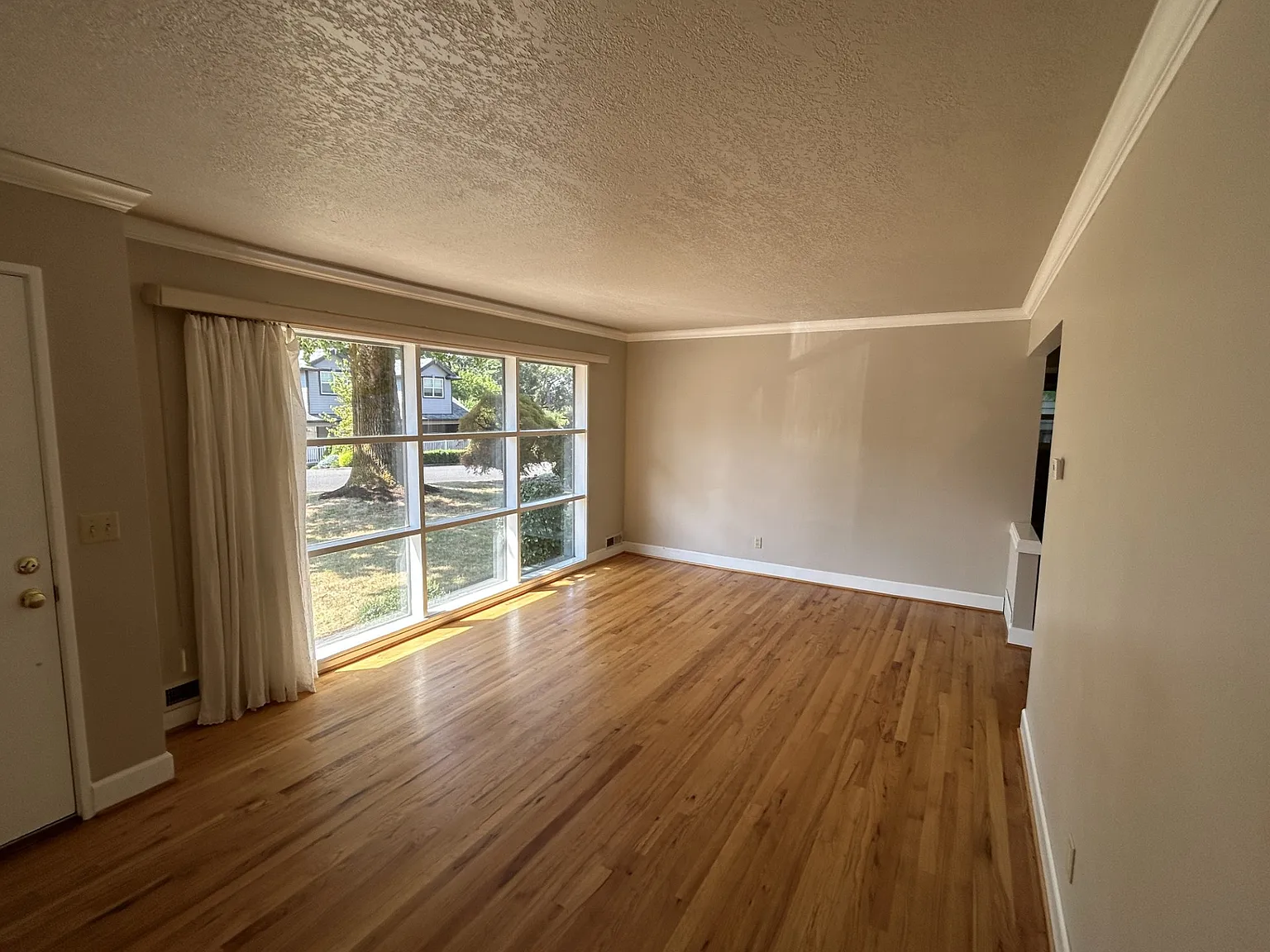 2 bed, 816 sqft, $2,350 — Photo 4