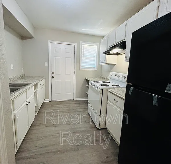 4029 Berkshire Ave — Photo 3
