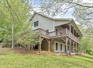 230 Woodbriar Dr, Sugar Grove, NC 28679