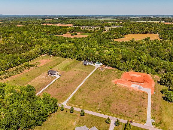8th image of 237 Lear Rd