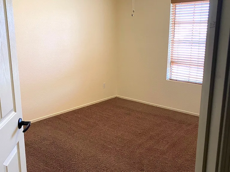 3935 W 20th Ln — Photo 11