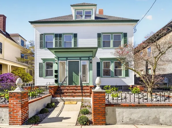 115 Mill St, New Bedford, MA 02740
