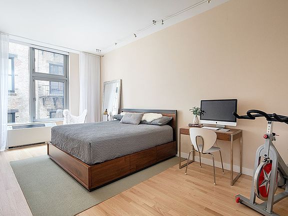 5th image of 60 W 20th St APT 4M