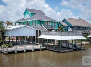 1240 Island Blvd, Crystal Beach, TX 77650