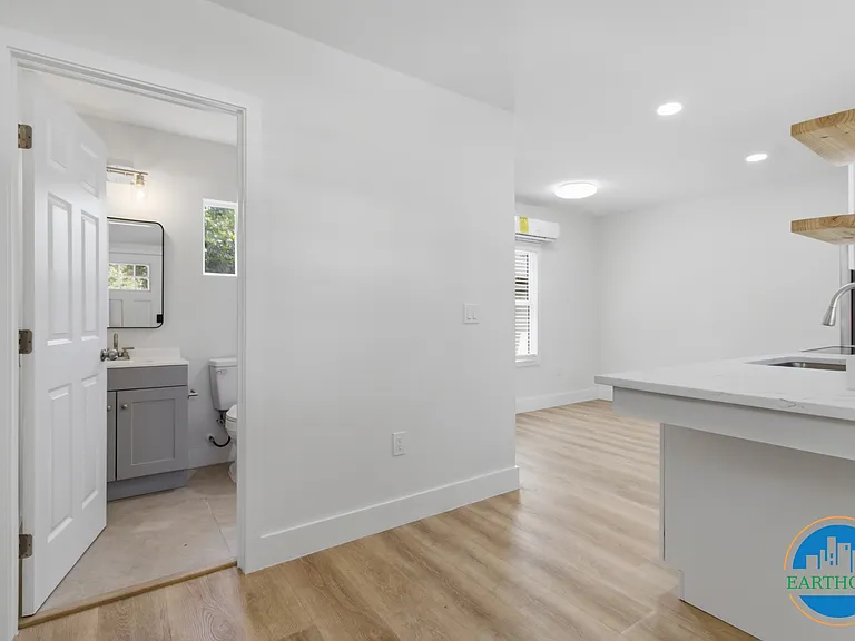 701 W Plaza Pl #B — Photo 18