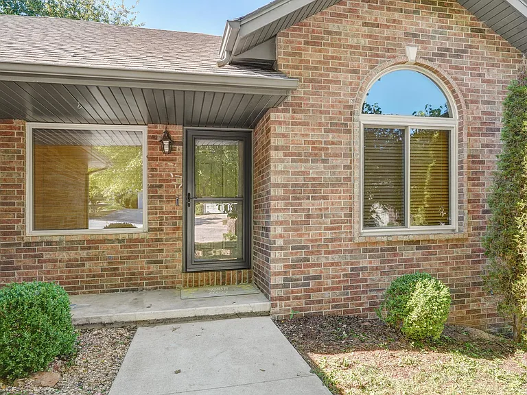 2062 W Willow Lakes Cv — Photo 39