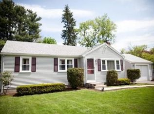 29 Robinson Rd, Woburn, MA 01801