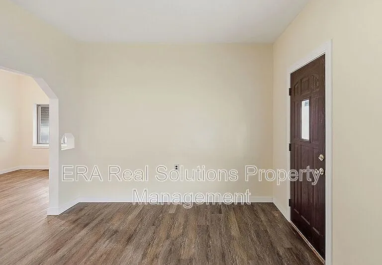 2028 W Galbraith Rd — Photo 15