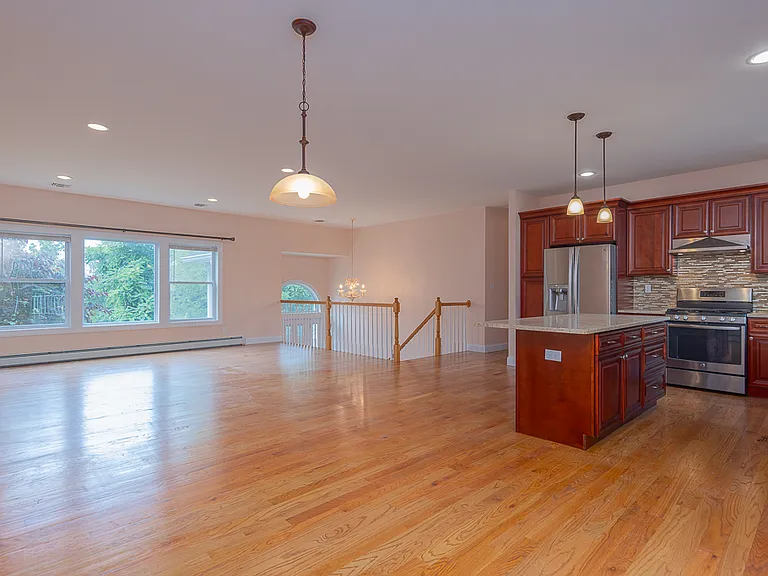 69 Heights Rd — Photo 9