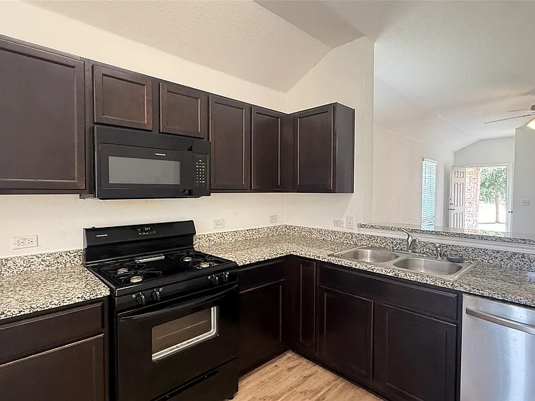 3503 Batson Dr — Photo 5