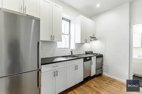 Rented by Bond New York | media 3