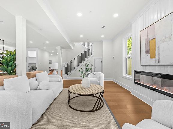 3rd image of 11110 Valley View Ave
