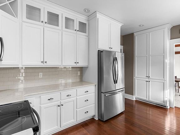 2nd image of 904 North 9th STREET