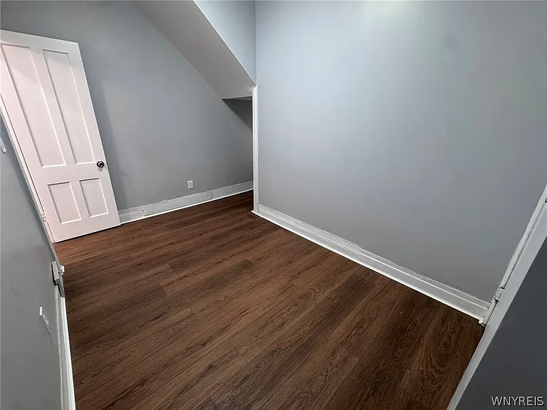 405 W Ferry St #LOWER — Photo 24