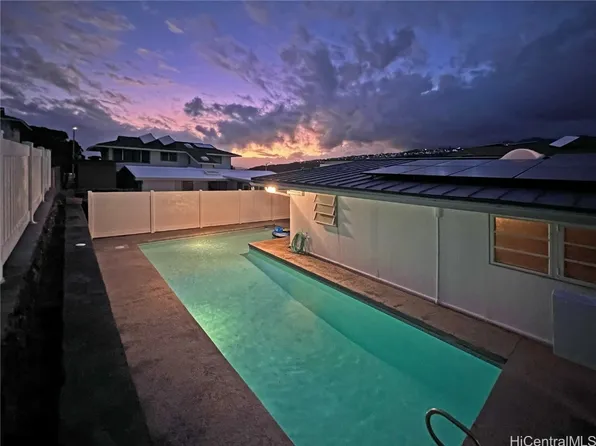 7243 Pulehu St, Honolulu, HI 96825