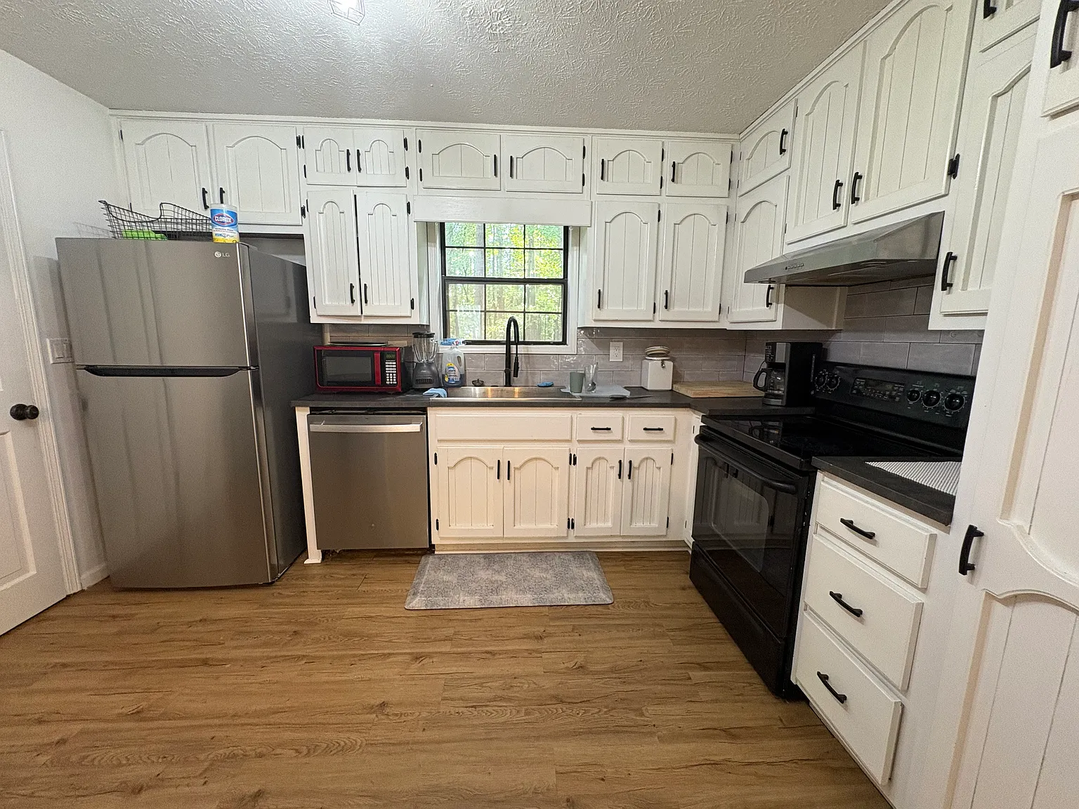 3 bed, 2.5 bath, 1650 sqft, $2,650 — Photo 4