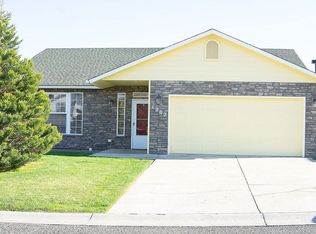 1202 W Home Ave, Selah, WA 98942