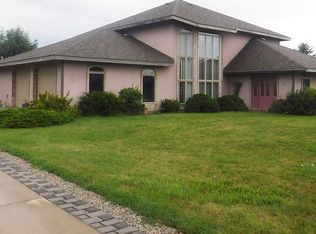 202 13th Ave, Britton, SD 57403