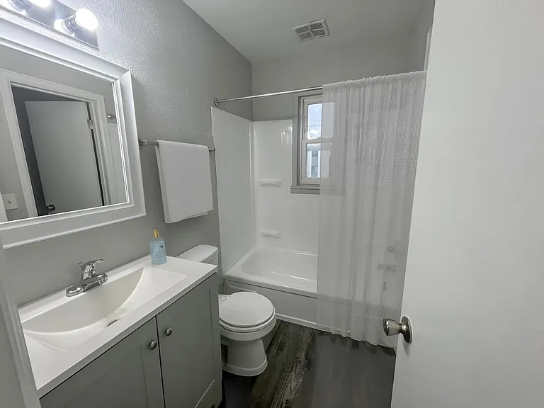 Secor Flats — Photo 69