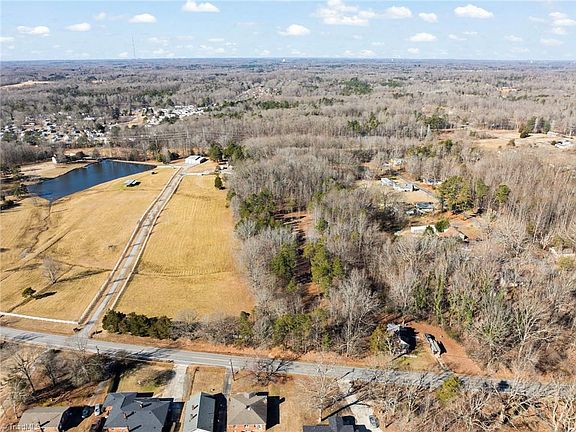 2nd image of 5404 Davis Mill Rd