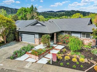 8839 Hood Mountain Way, Santa Rosa, CA 95409